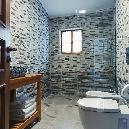 호텔 Boutique Praga Gjirokastër