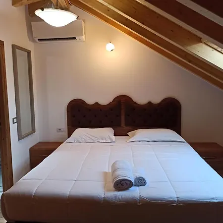 מלון Boutique Praga 3*