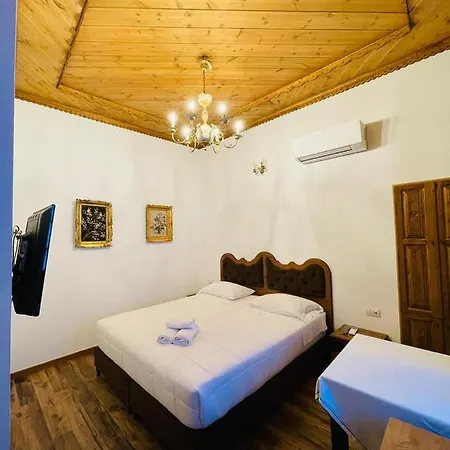 Boutique Praga 3* Gjirokastër