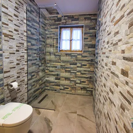 Boutique Praga 3* Gjirokastër