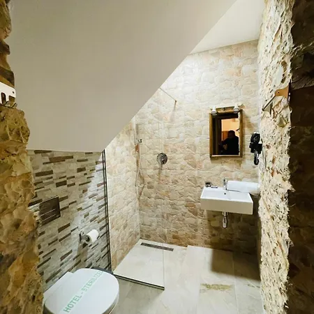 Boutique Praga Gjirokastër