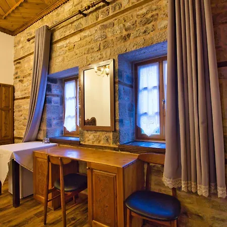 Boutique Praga Hotel Gjirokastër