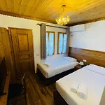 Boutique Praga Otel Gjirokastër