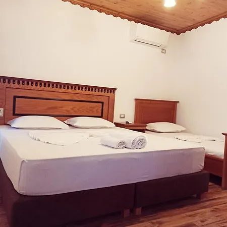 Boutique Praga Gjirokastër