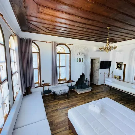 Boutique Praga 3* Gjirokaster