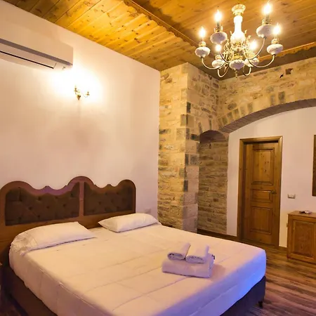 Boutique Praga Hotel Gjirokastër