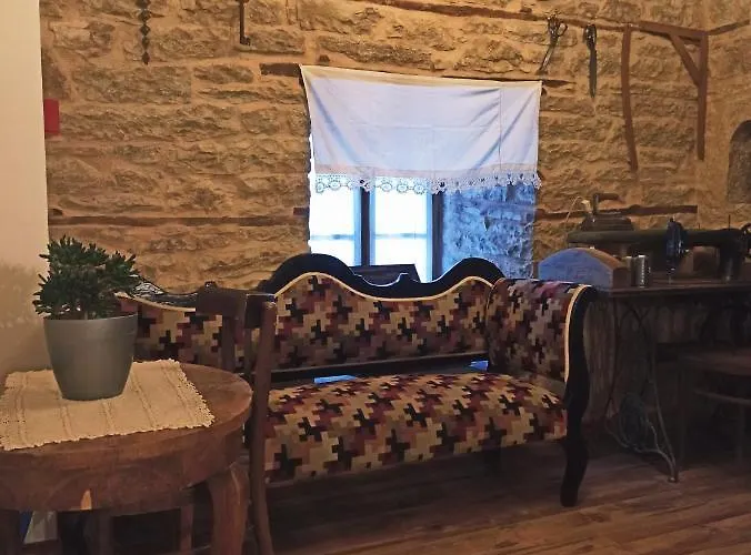 Boutique Praga Gjirokastra