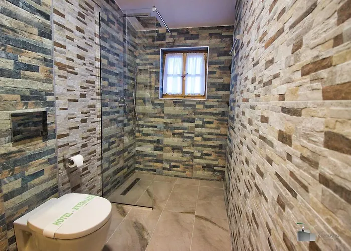 Boutique Praga 3* Gjirokaster