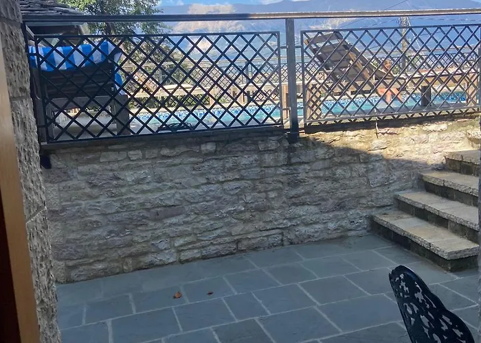 Boutique Praga 3* Gjirokaster